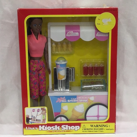 Vintage Doll Lisa’s Kiosk Shop Playset - Picture 1 of 6